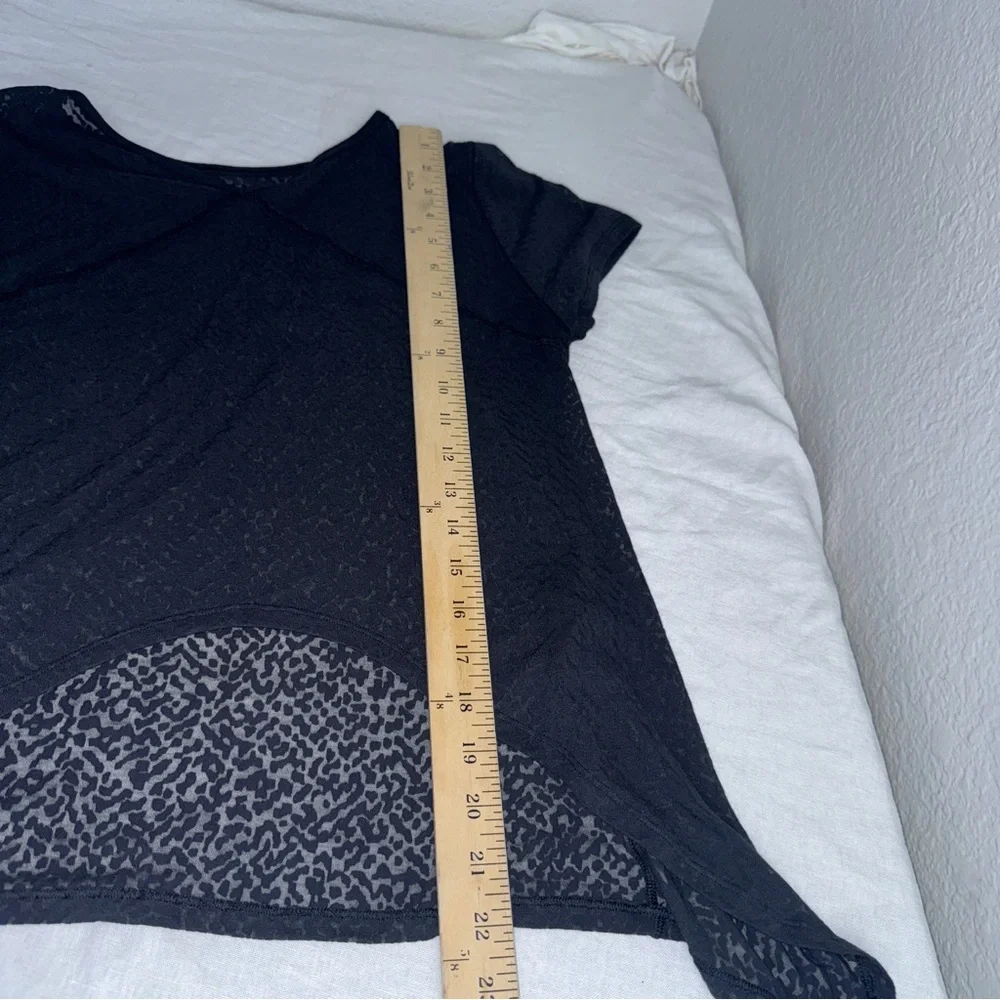 Lululemon Athletica Black Short Sleeve Top Women Small Sheer‎ Casual Flowy #cc